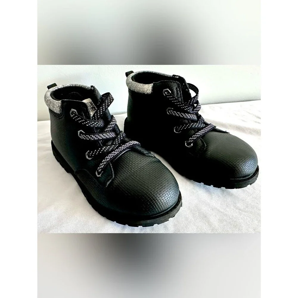 OshKosh B’gosh Toddler Boots Size 10 Black Slip-On Ankle Boots Textured